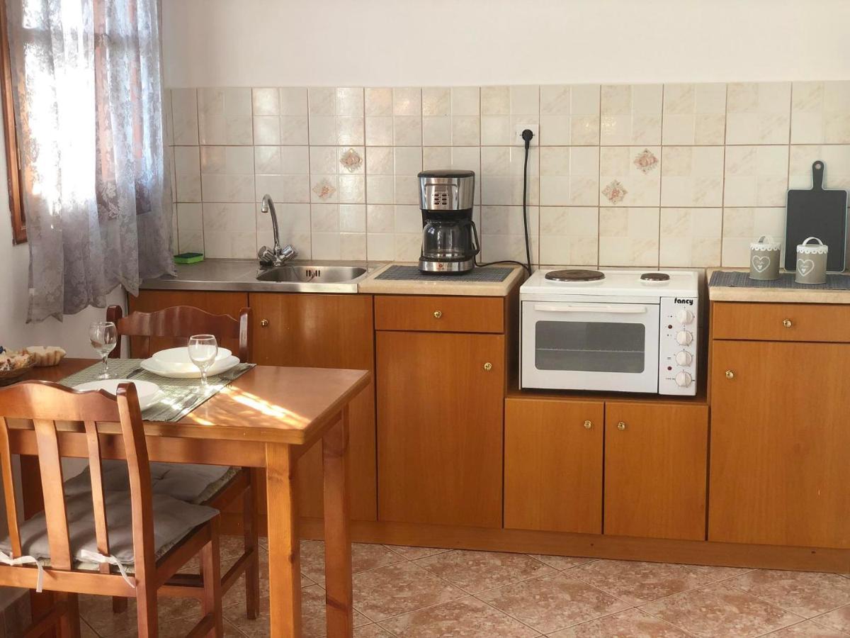 Niotis Studios Skalia Luaran gambar